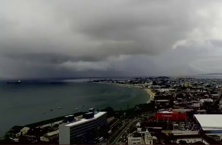 Inmet emite alerta de chuvas intensas com ventos de até 60 km/h para 39 cidades da Bahia